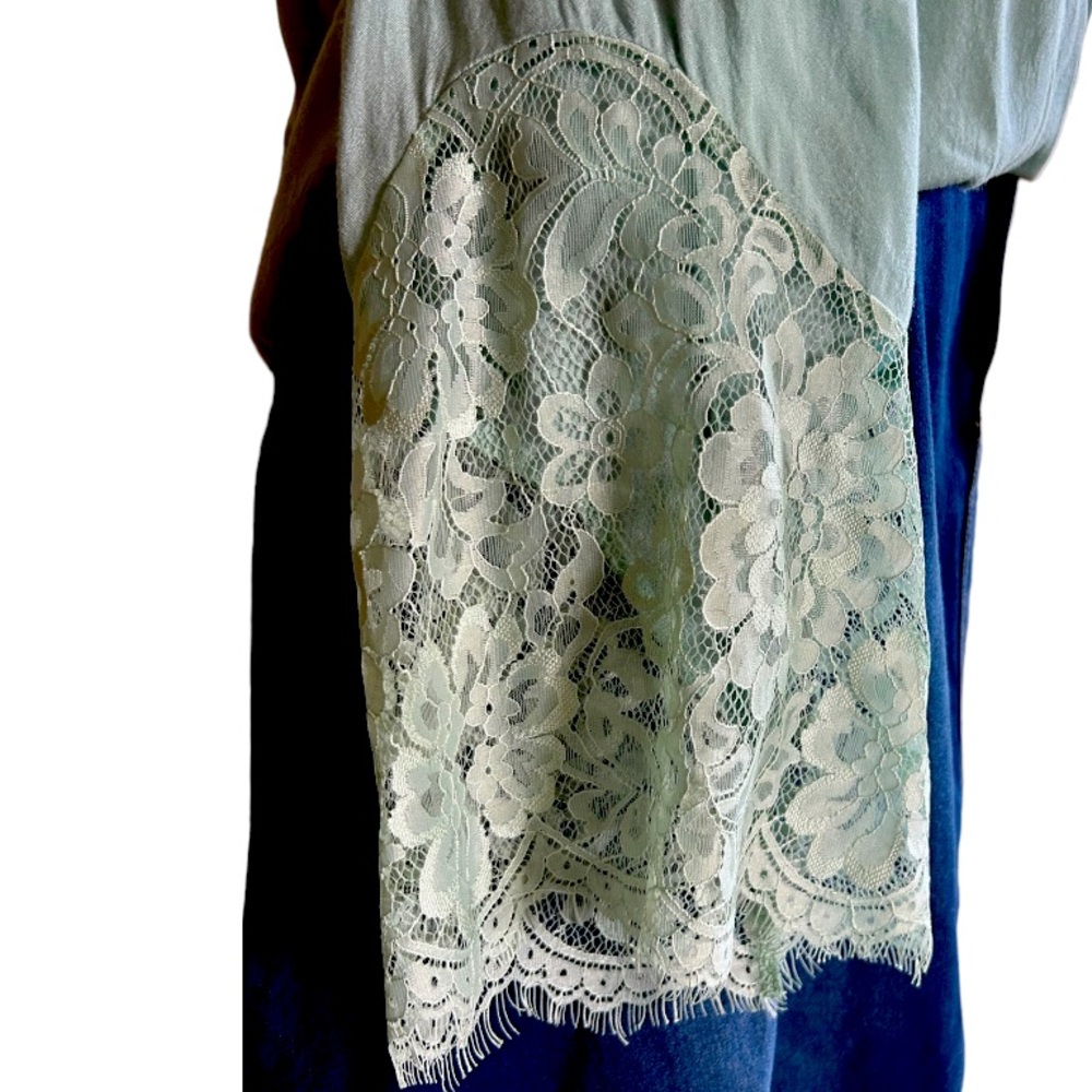 Chelsea & Violet Faux Wrap V-neck Top-Lace Bell Sleeves -Size Medium- Mint Green - Picture 10 of 10